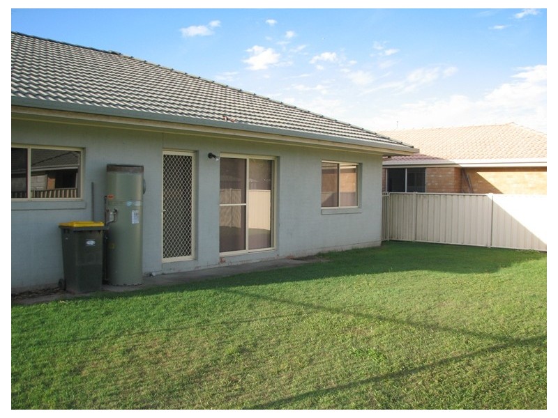 27 Harold Tory Drive, Yamba NSW 2464