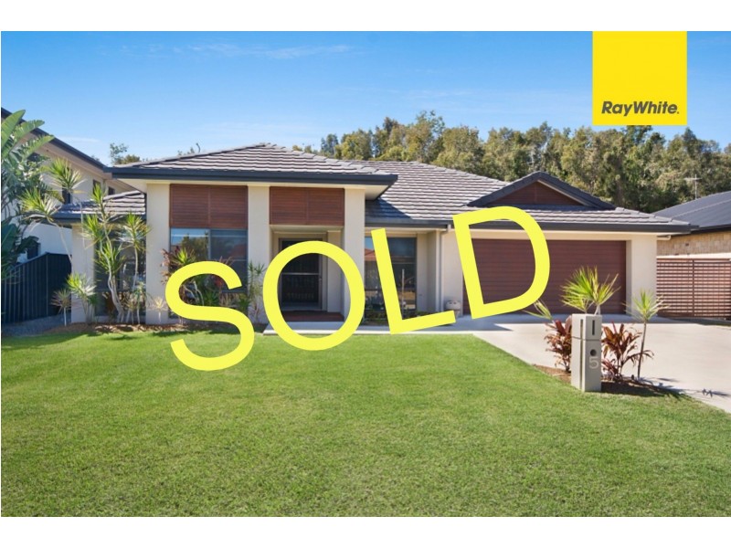 5 William Avenue, Yamba NSW 2464