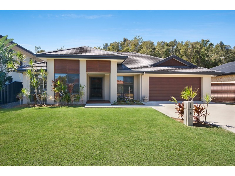 5 William Avenue, Yamba NSW 2464