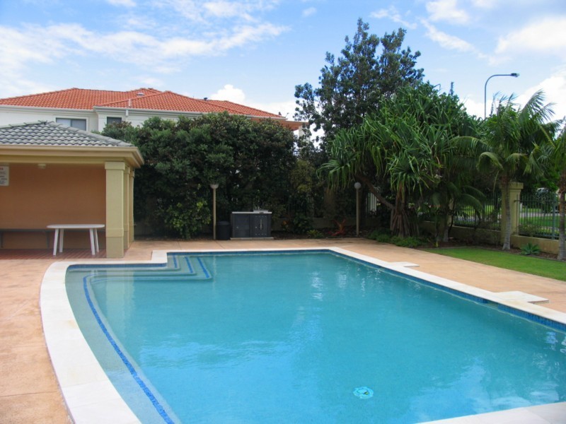 2/8 Beachside Way, Yamba NSW 2464