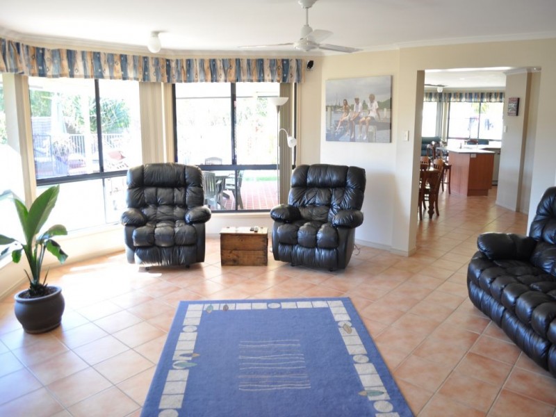 24 Bayview Drive, Yamba NSW 2464