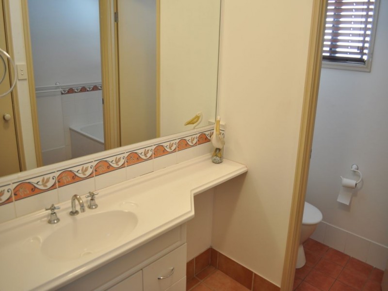 24 Bayview Drive, Yamba NSW 2464