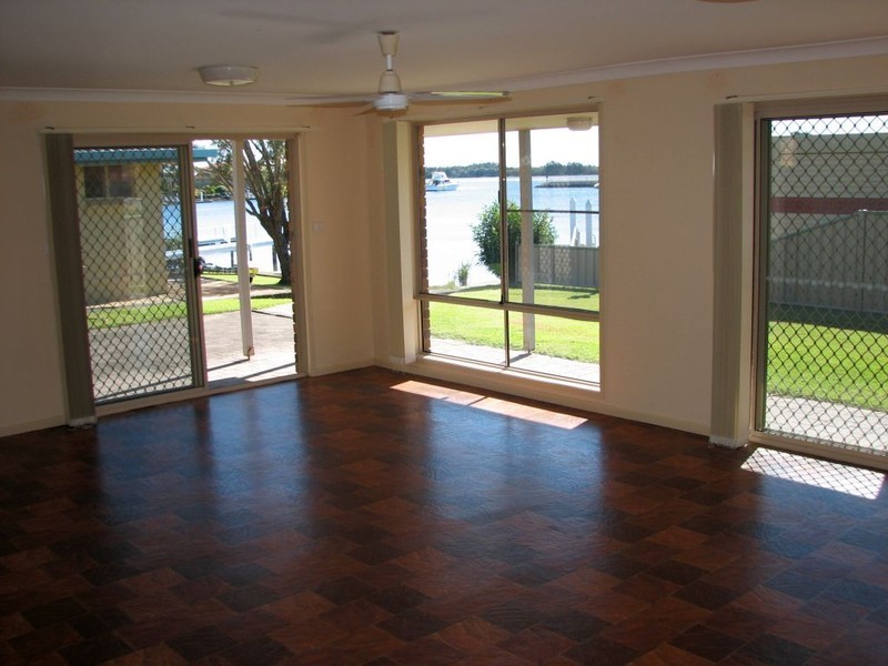 14 Mariners Way, Yamba NSW 2464