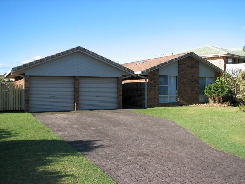 14 Mariners Way, Yamba NSW 2464