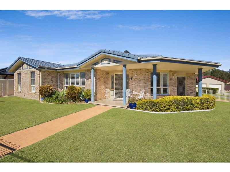 1 Kempnich Place, Yamba NSW 2464
