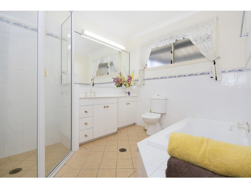 1 Kempnich Place, Yamba NSW 2464