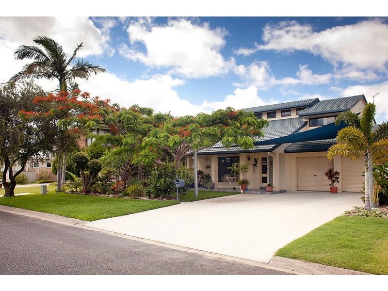 19 Binnacle Court, Yamba NSW 2464