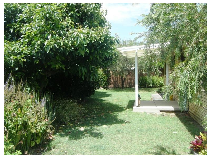 2/3 Melia Place, Yamba NSW 2464