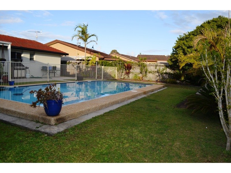 6 Coonawarra Court, Yamba NSW 2464