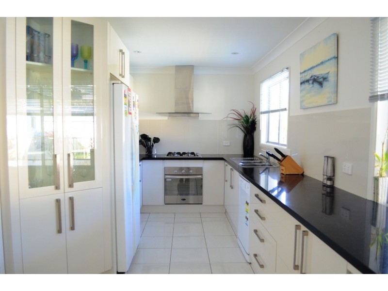 6 Coonawarra Court, Yamba NSW 2464