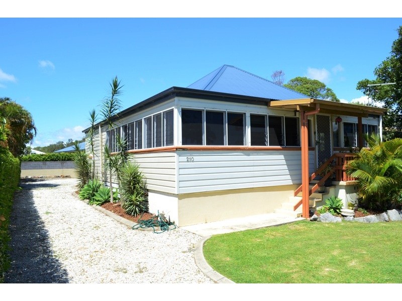 210 Yamba Road, Yamba NSW 2464