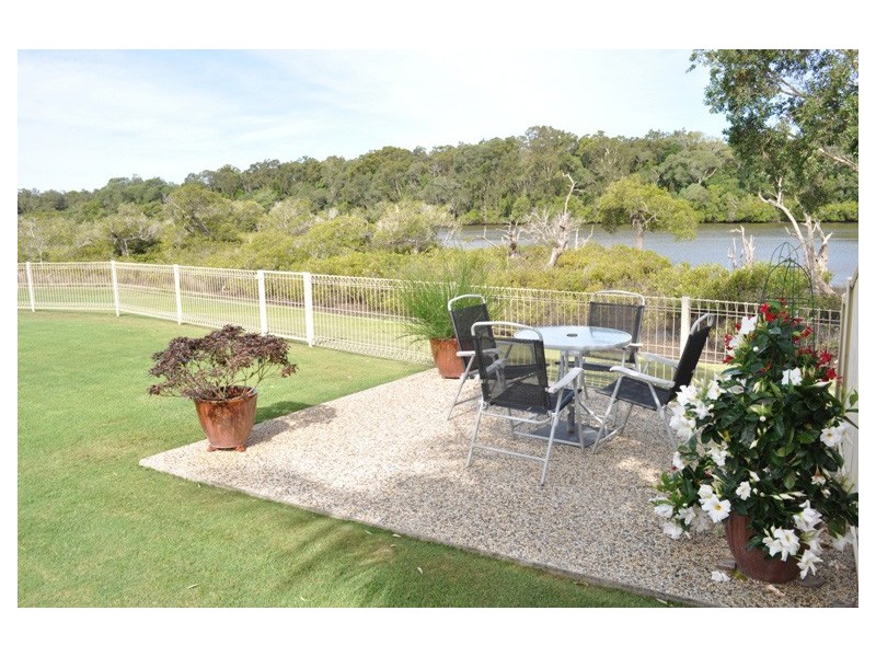 34 Bayview Drive, Yamba NSW 2464