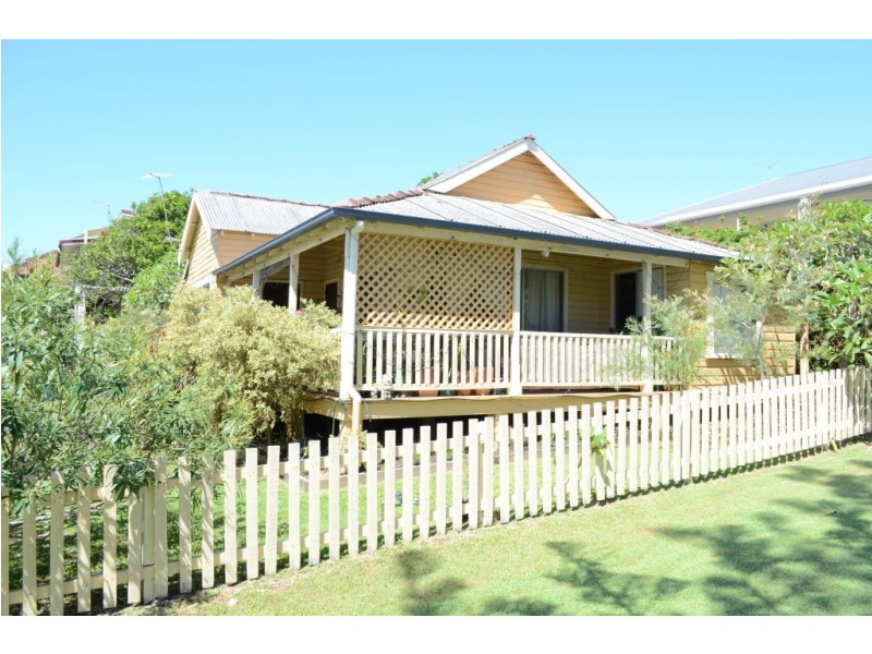10 Queen Street, Yamba NSW 2464