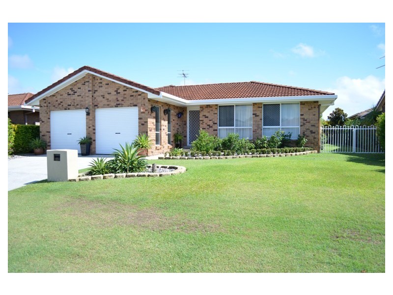 13 Heron Court, Yamba NSW 2464