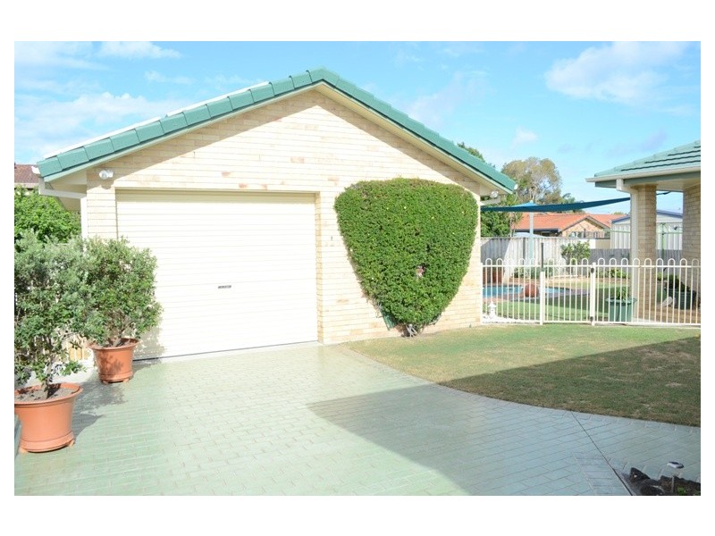 34 Melaleuca Drive, Yamba NSW 2464