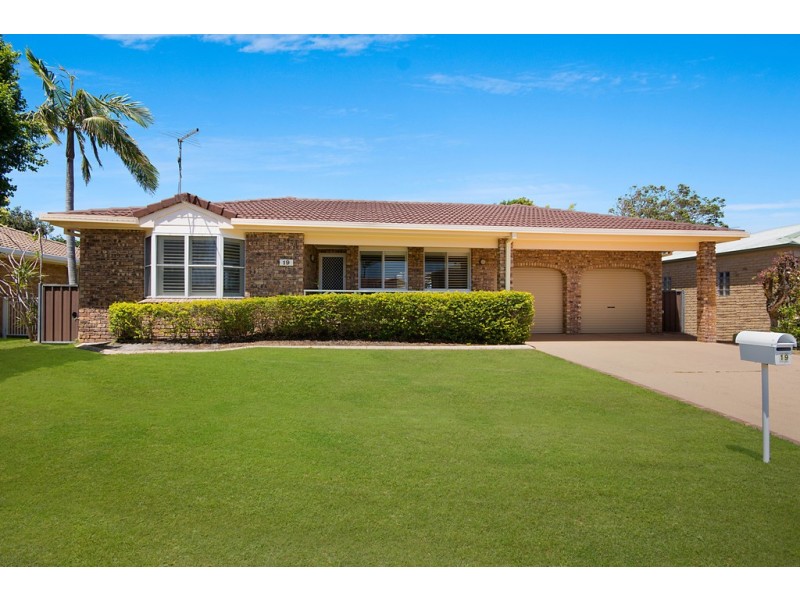 19 Mariners Way, Yamba NSW 2464