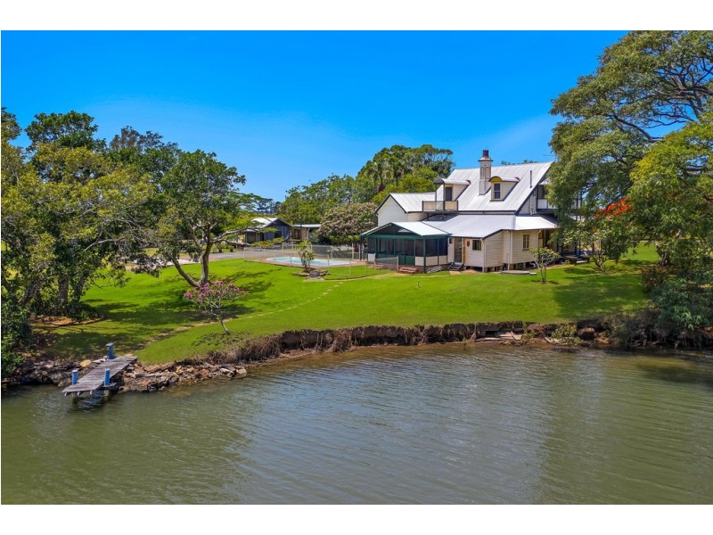 797 Yamba Road, Palmers Island NSW 2463