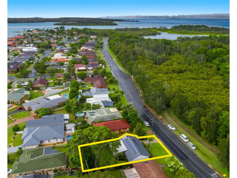 35 Shores Drive, Yamba NSW 2464