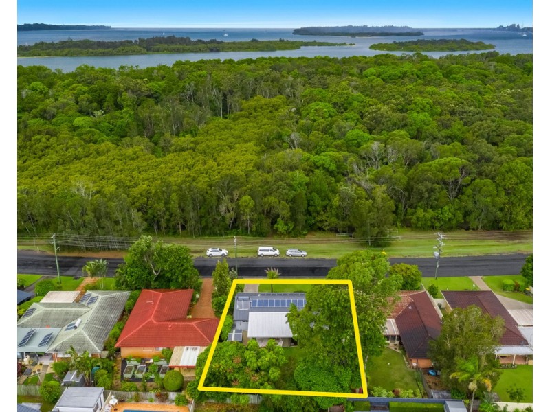 35 Shores Drive, Yamba NSW 2464