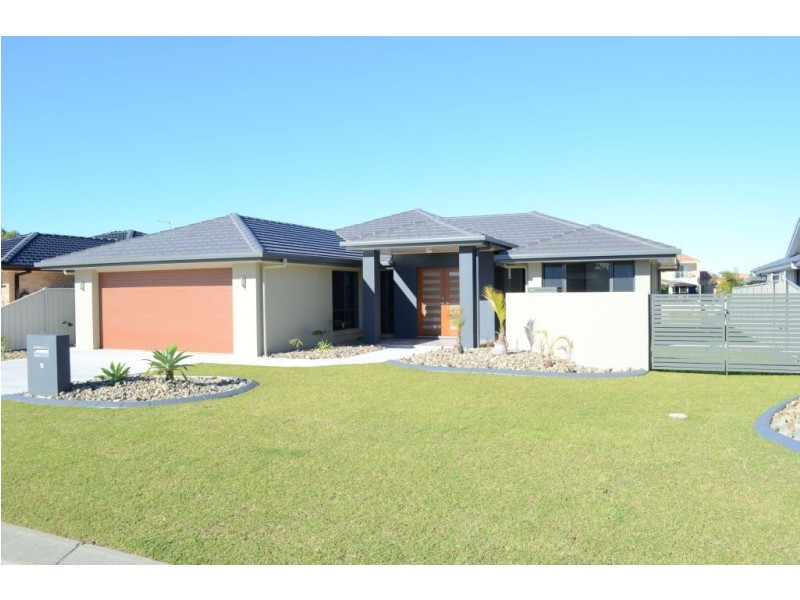 5 Barellan Avenue, Yamba NSW 2464