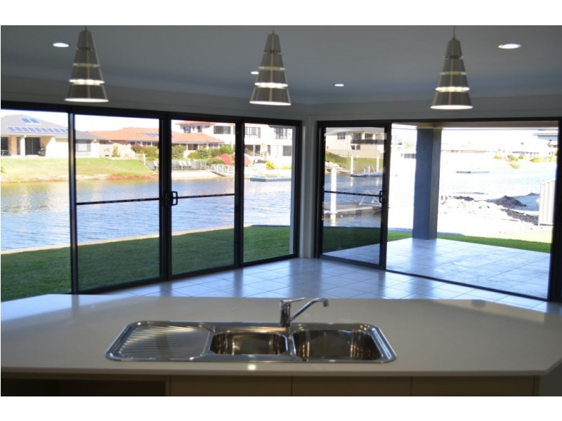 5 Barellan Avenue, Yamba NSW 2464