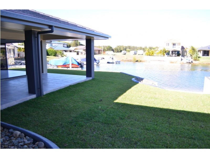 5 Barellan Avenue, Yamba NSW 2464