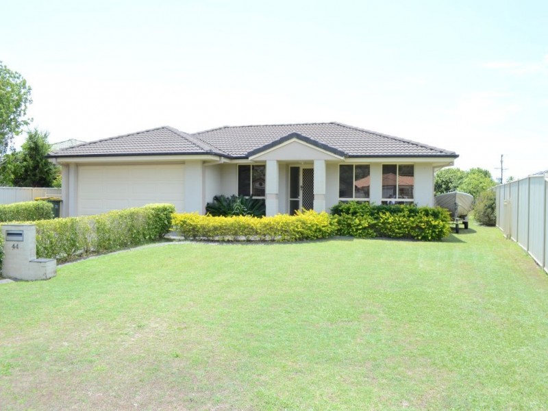 44 Harold Tory Drive, Yamba NSW 2464