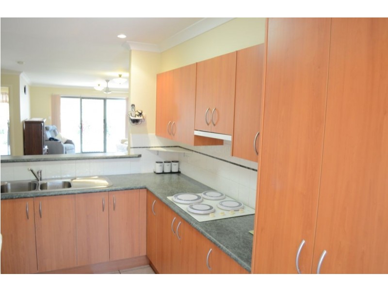 2/42 Beachside Way, Yamba NSW 2464