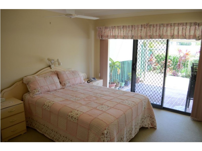 2/42 Beachside Way, Yamba NSW 2464