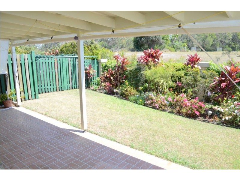 2/42 Beachside Way, Yamba NSW 2464