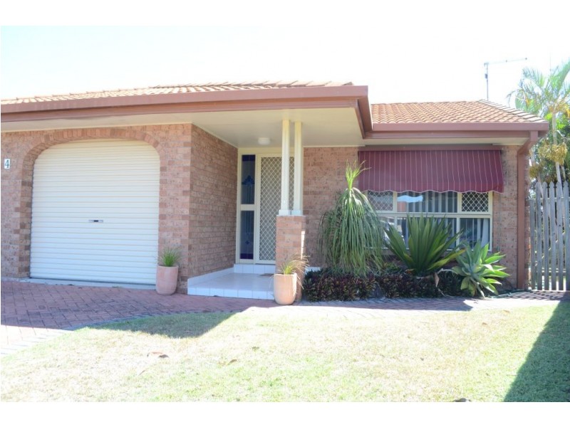 1/4 Plover Close, Yamba NSW 2464