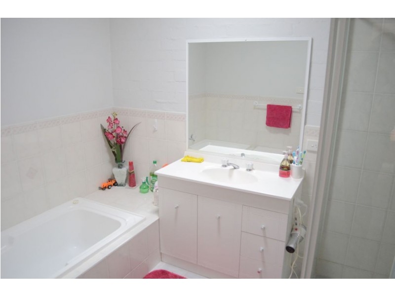 1/4 Plover Close, Yamba NSW 2464
