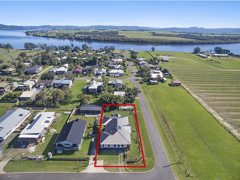 2 Wentworth Street, Palmers Island NSW 2463