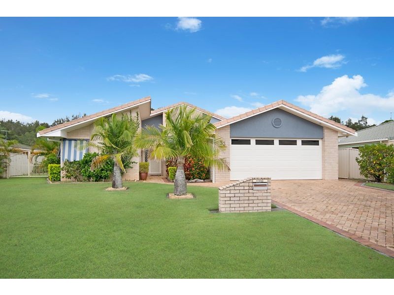 33 Harold Tory Drive, Yamba NSW 2464