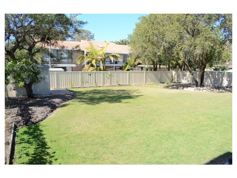 2 The Peninsula, Yamba NSW 2464