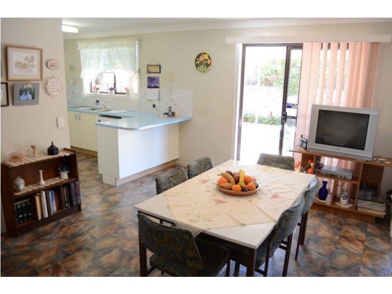 2 Palm Terrace, Yamba NSW 2464