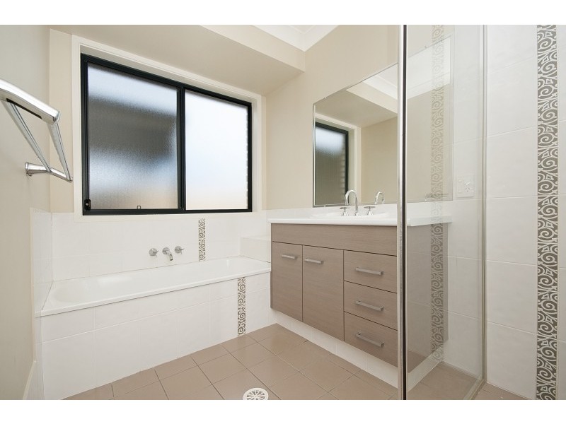 2 Investigators Place, Yamba NSW 2464