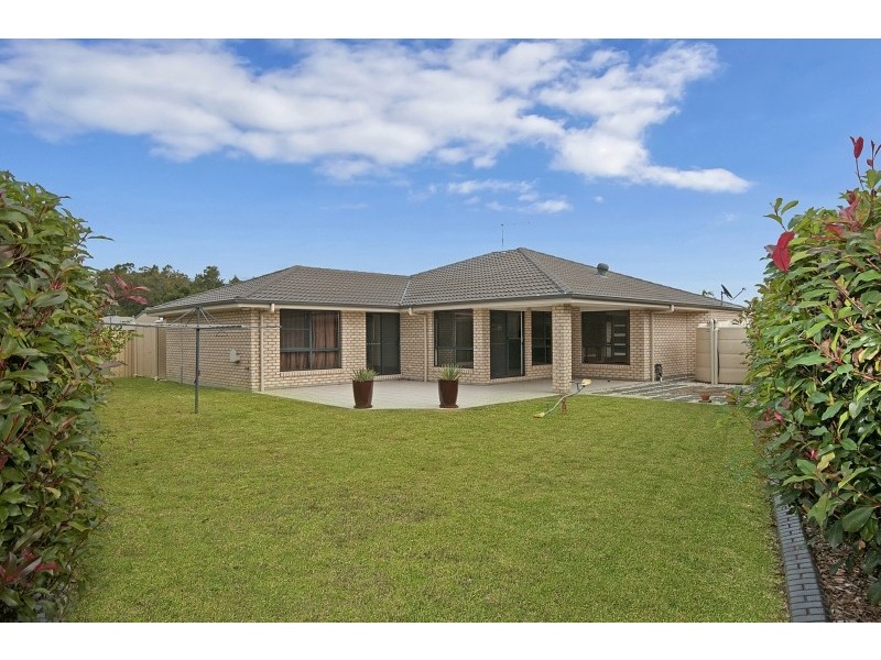 2 Investigators Place, Yamba NSW 2464