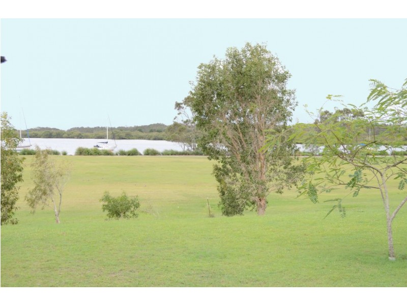 6 Bent Street, Yamba NSW 2464