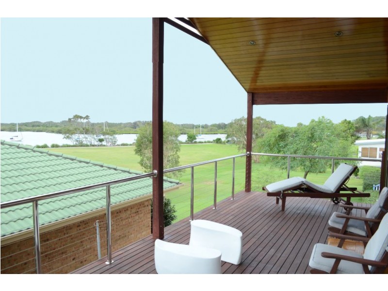 6 Bent Street, Yamba NSW 2464