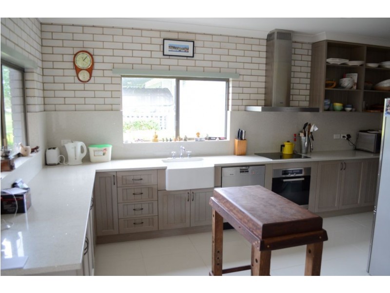 6 Bent Street, Yamba NSW 2464