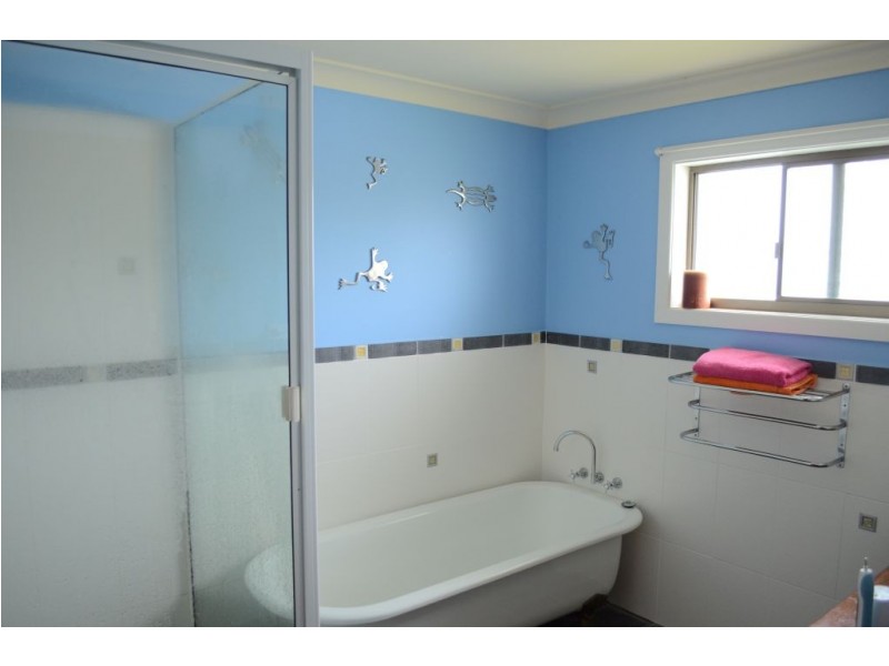 6 Bent Street, Yamba NSW 2464