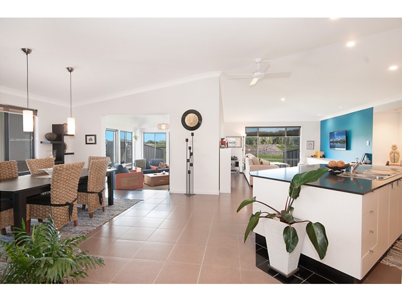 5 Buccaneers Court, Yamba NSW 2464