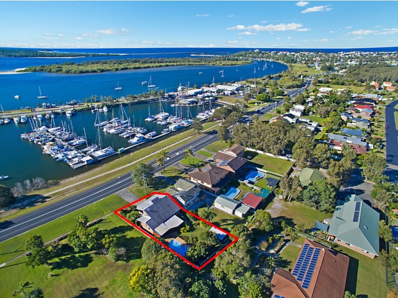 52 Yamba Road, Yamba NSW 2464