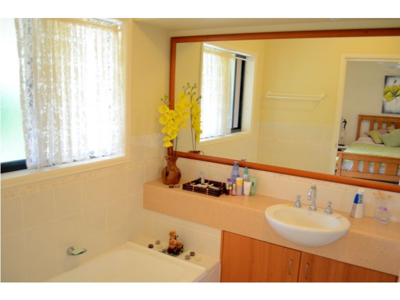 32 Oceania Court, Yamba NSW 2464