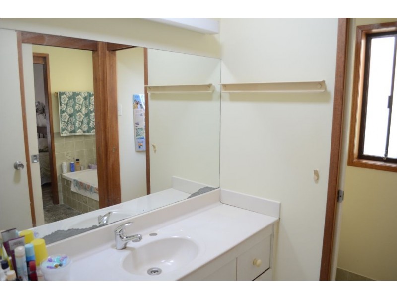 8 Boronia Crecent, Yamba NSW 2464