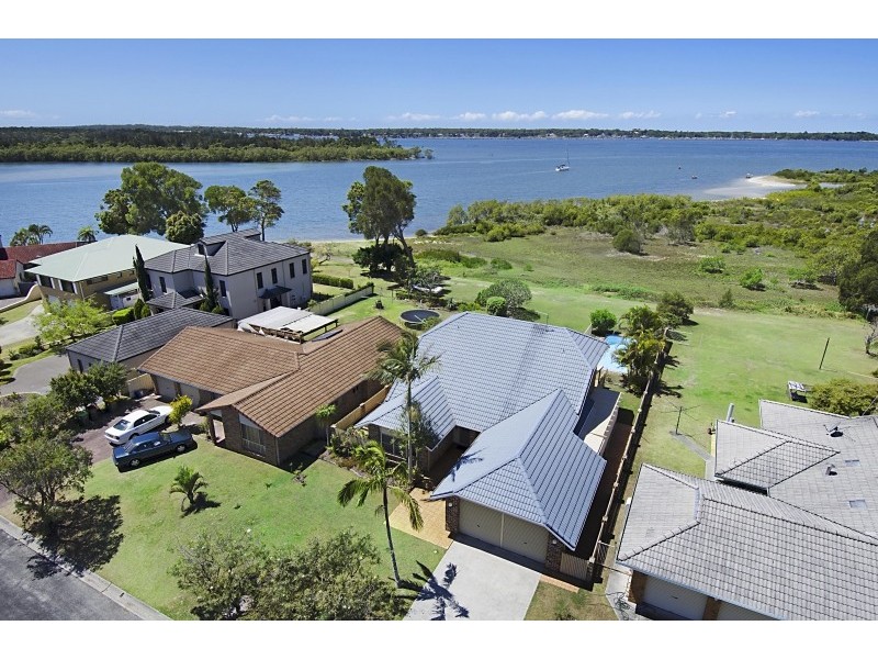 32 The Peninsula, Yamba NSW 2464