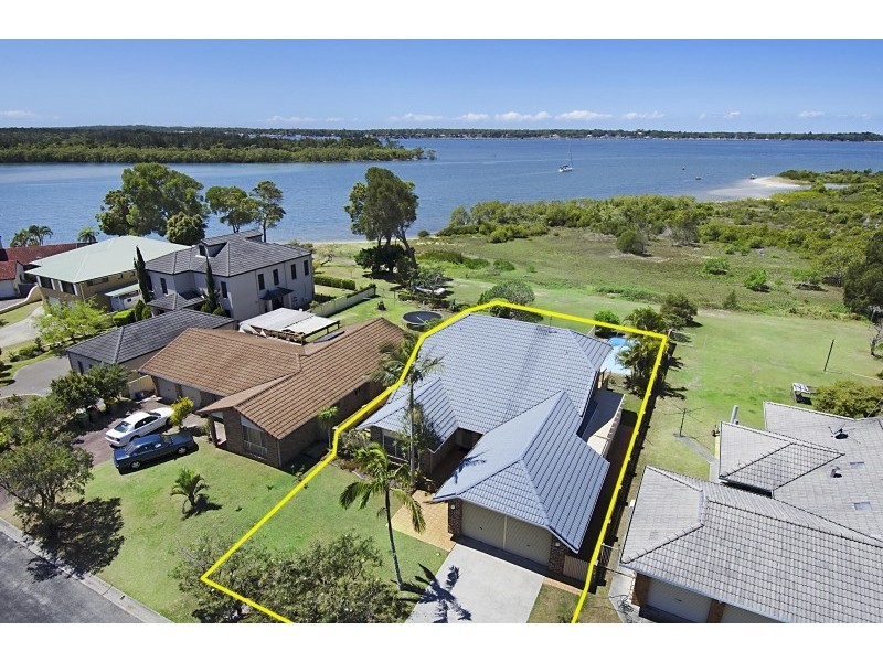 32 The Peninsula, Yamba NSW 2464