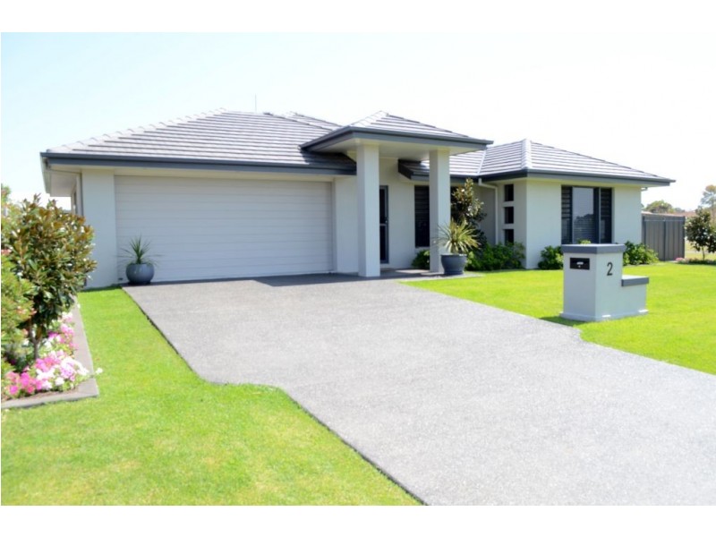 2 William Avenue, Yamba NSW 2464