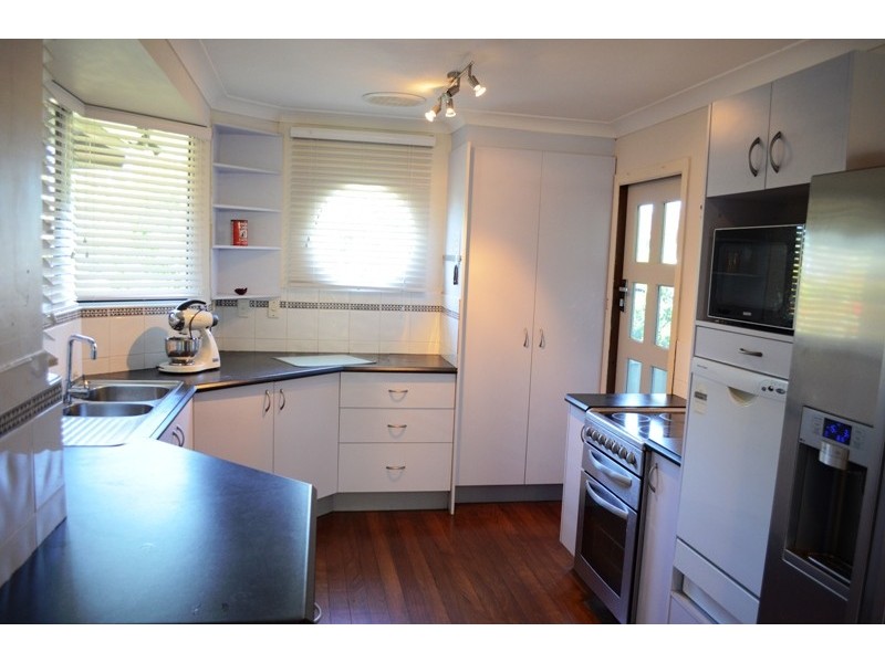 9 Dalley Street, Palmers Island NSW 2463